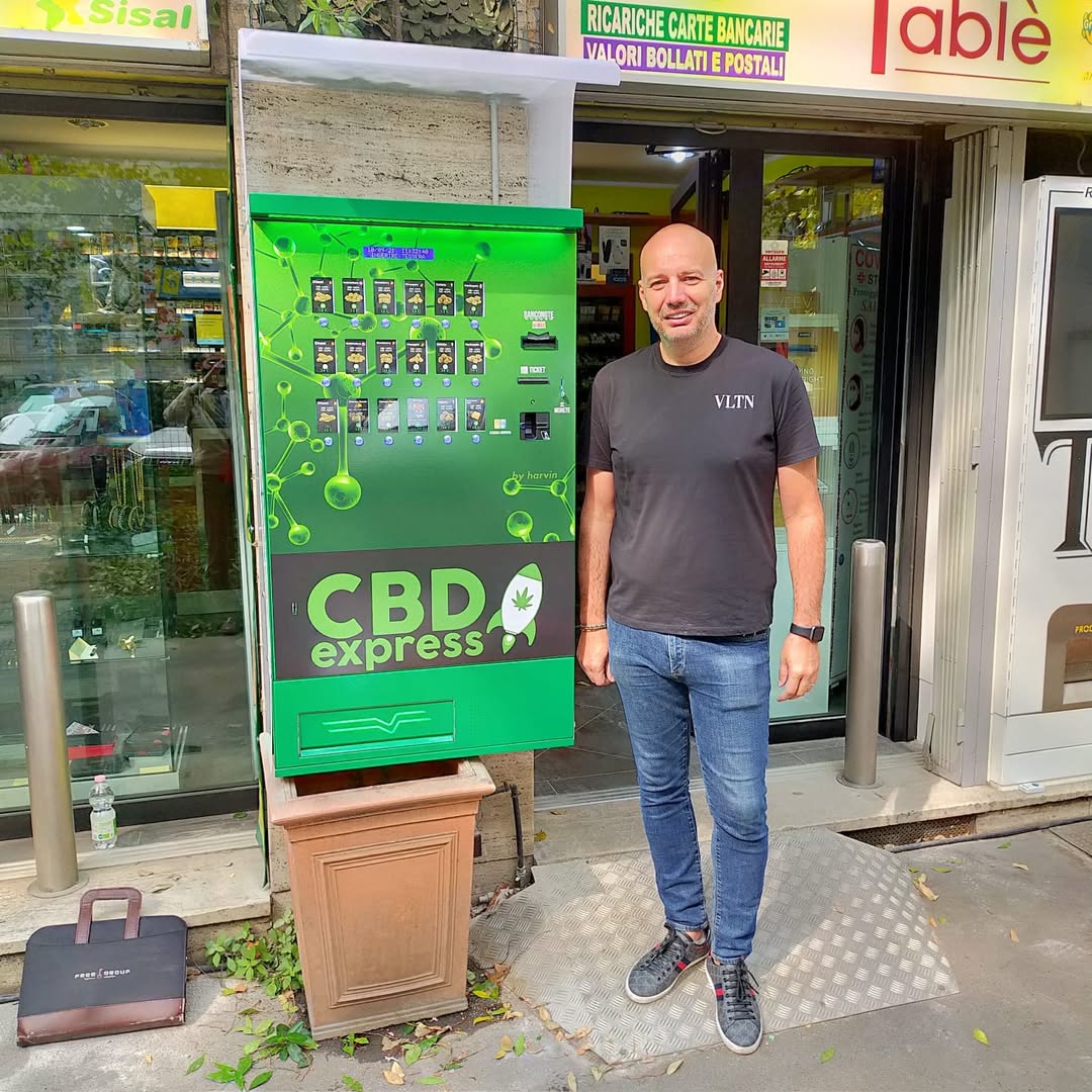 One of CBDexpress partners managing a tobacco and cbd shop in Milan